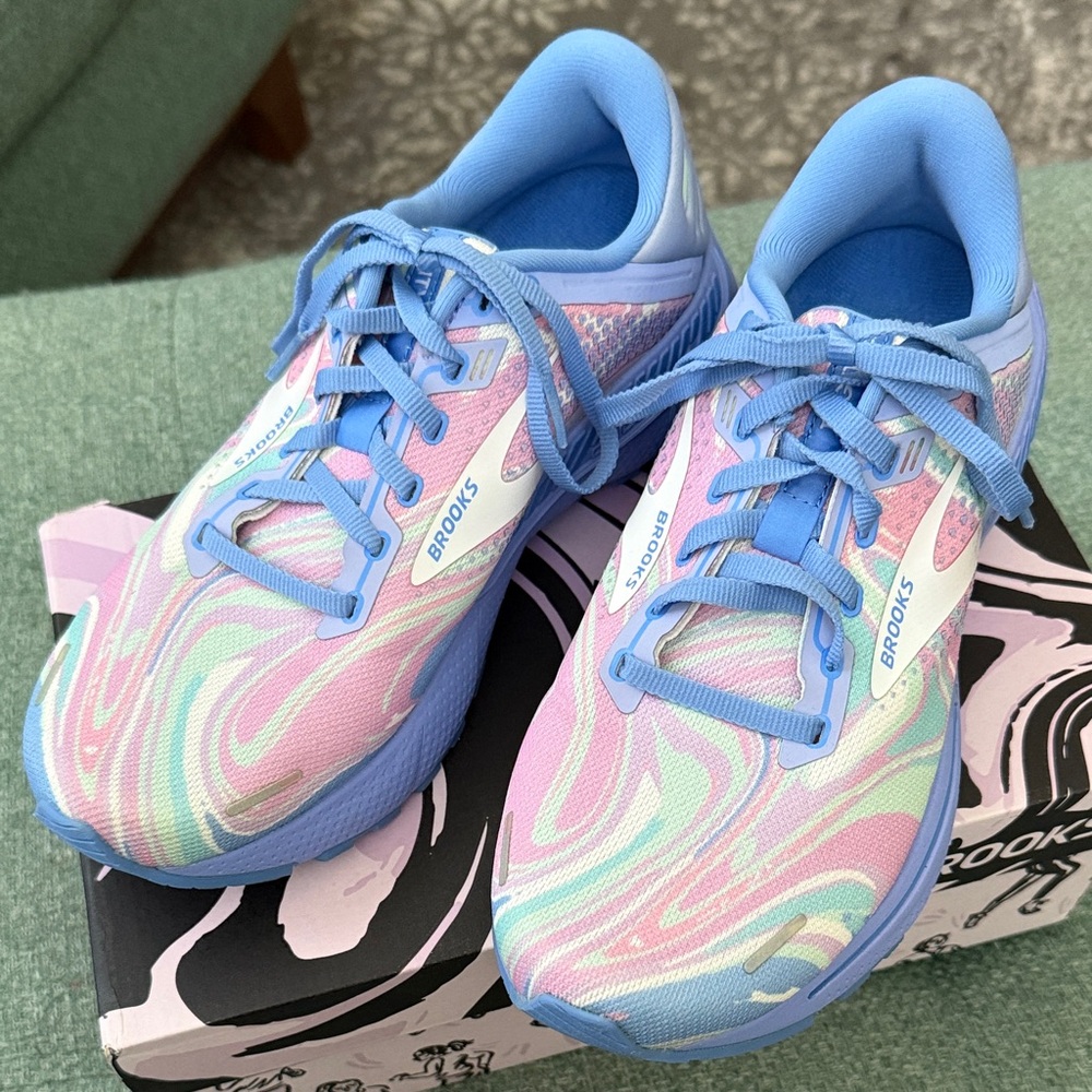 Brooks Adrenaline GTS 22